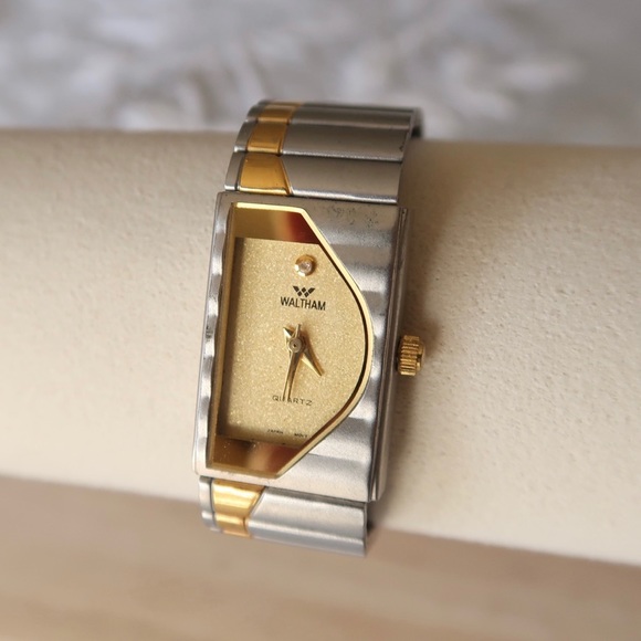 Accessories - Vintage Waltham Quartz two tone watch